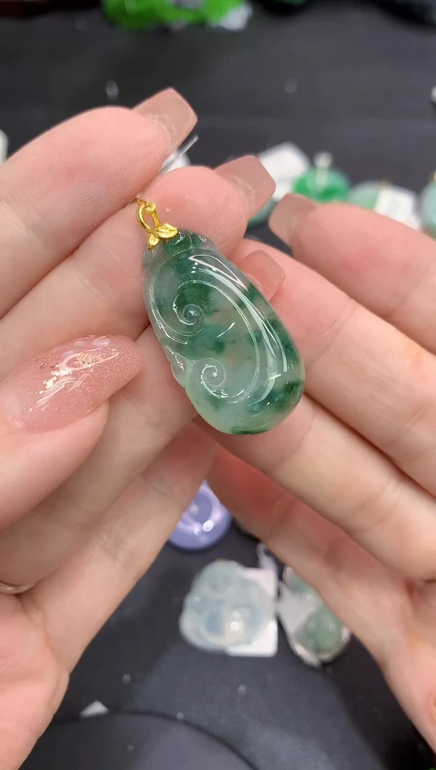 吊坠(不含链)18K金镶嵌翡翠111