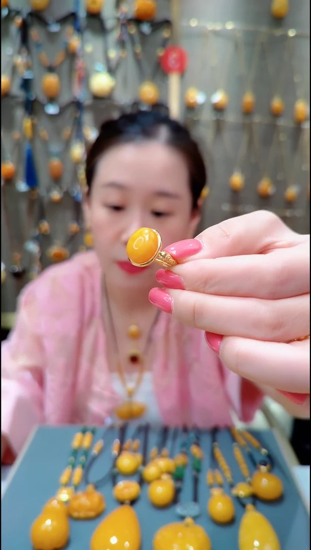 蜜蜡银S925镀金镶嵌珠宝奇石﹣F682蜜蜡戒指