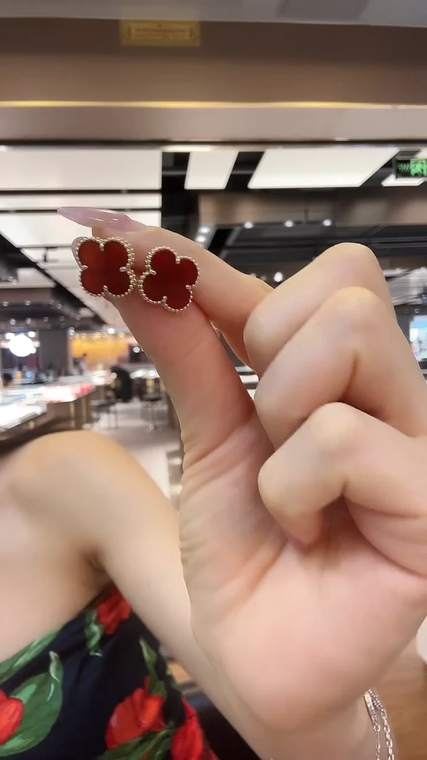耳饰贝壳（贝母）18K金镶嵌红花