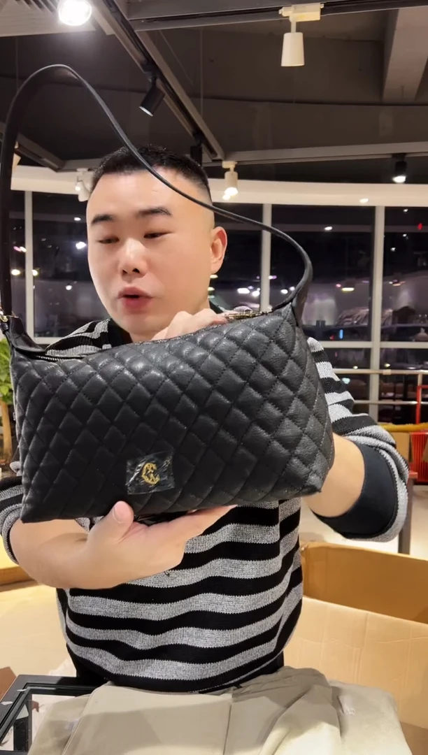 头层牛皮韩爵绅士包包皮具879