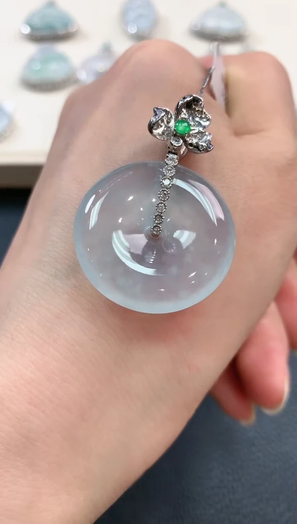 【闪购商品】翡翠吊坠(不含链)18K金镶嵌n62