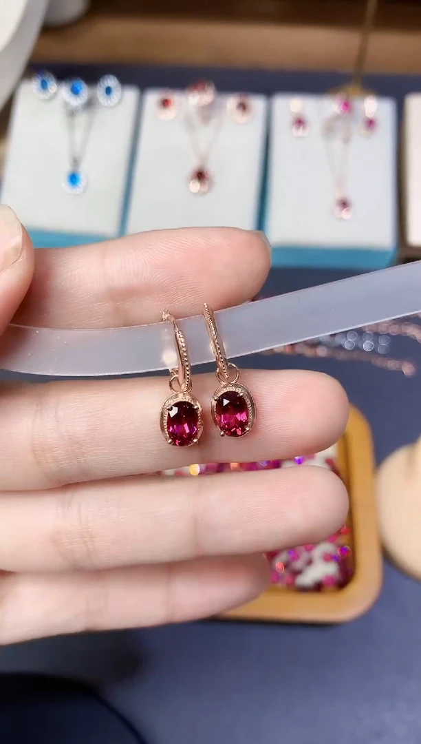 银S925镶嵌耳扣石榴石天然镁铝