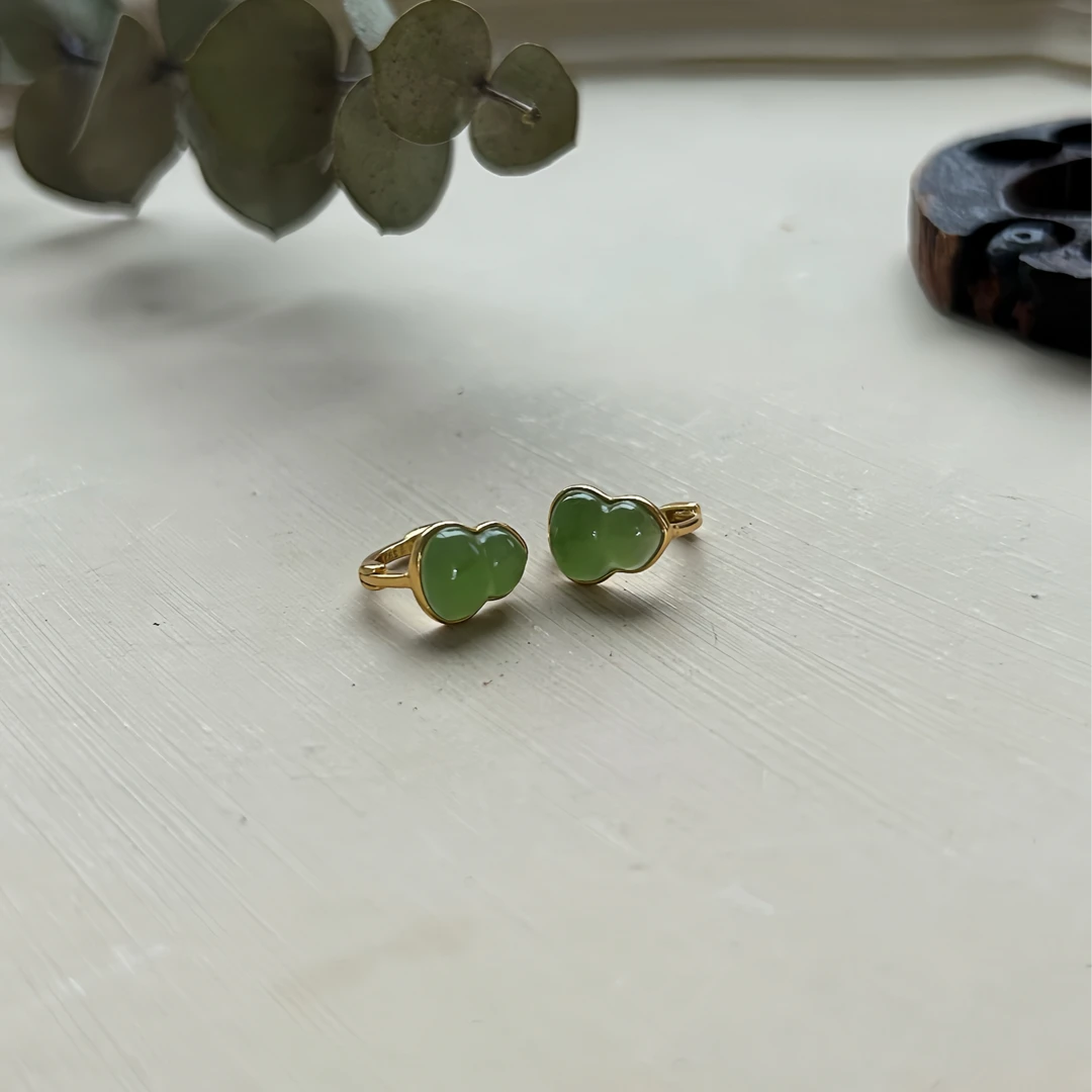 熙【葫芦耳扣】约8*10葫芦和田玉耳钉 925银