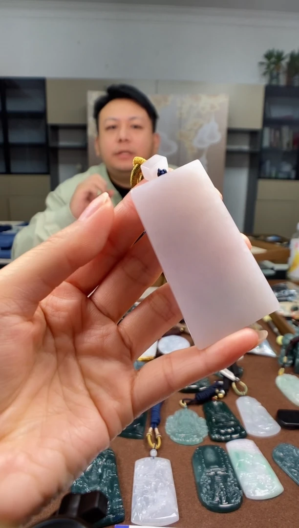 颈饰未镶嵌翡翠多样性发其一