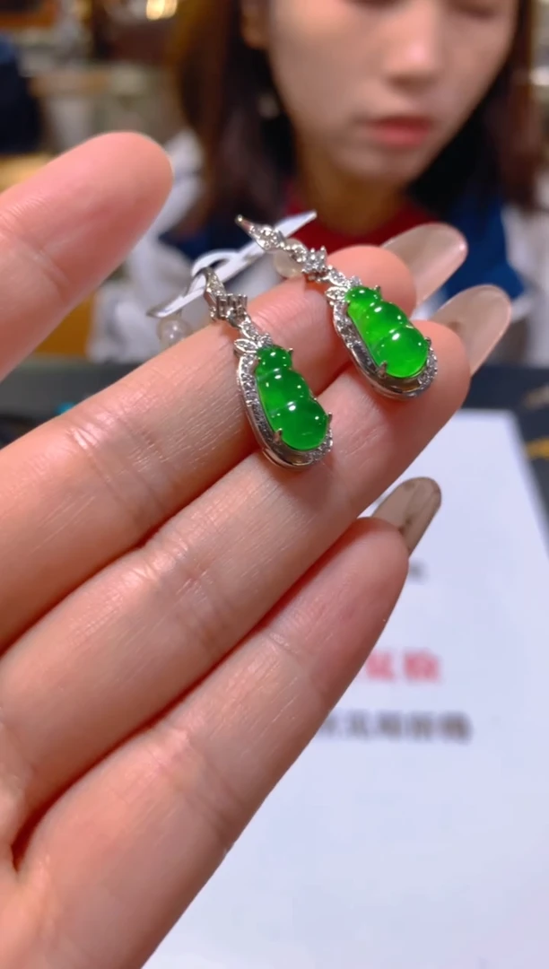 未镶嵌翡翠耳饰多样性发一