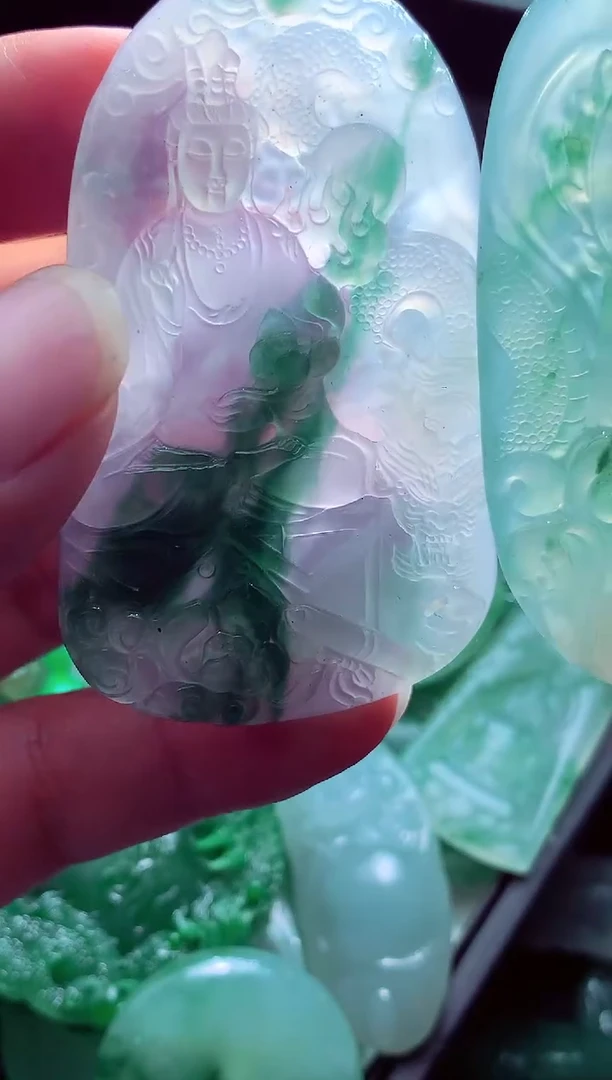 未镶嵌定制翡翠枫*?翡翠毛货定制