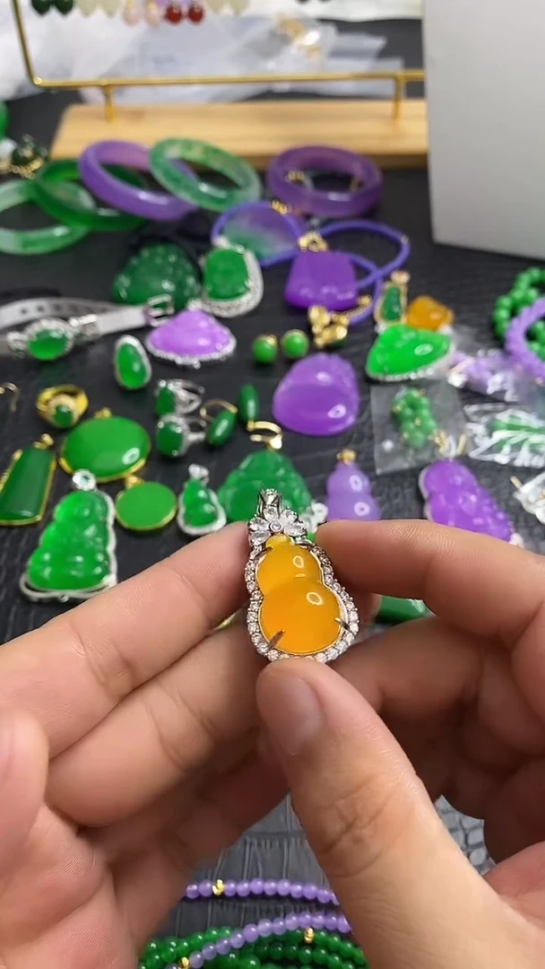 颈饰银S925镶嵌翡翠S031