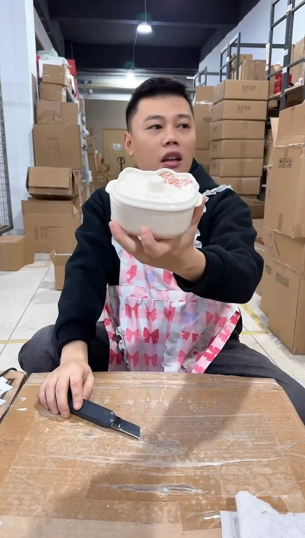 瓷片白色kt猫炖盅