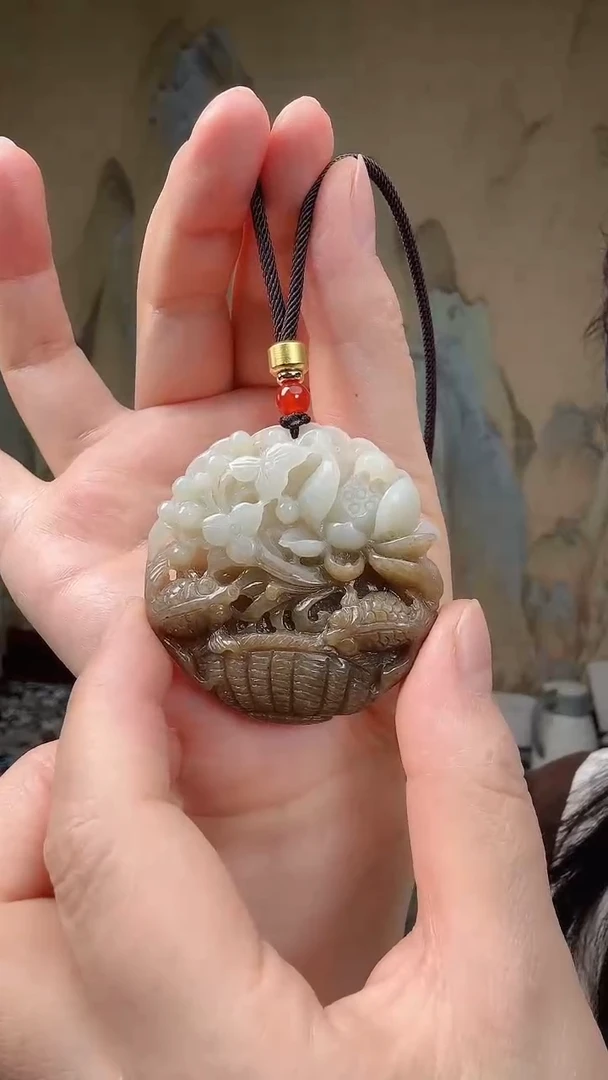 颈饰未镶嵌和田玉.