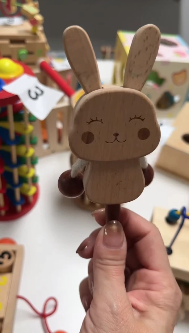 木木制小兔子手摇铃