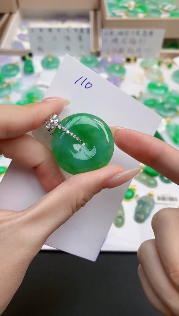 颈饰18K金镶嵌翡翠天然缅甸A货翡翠