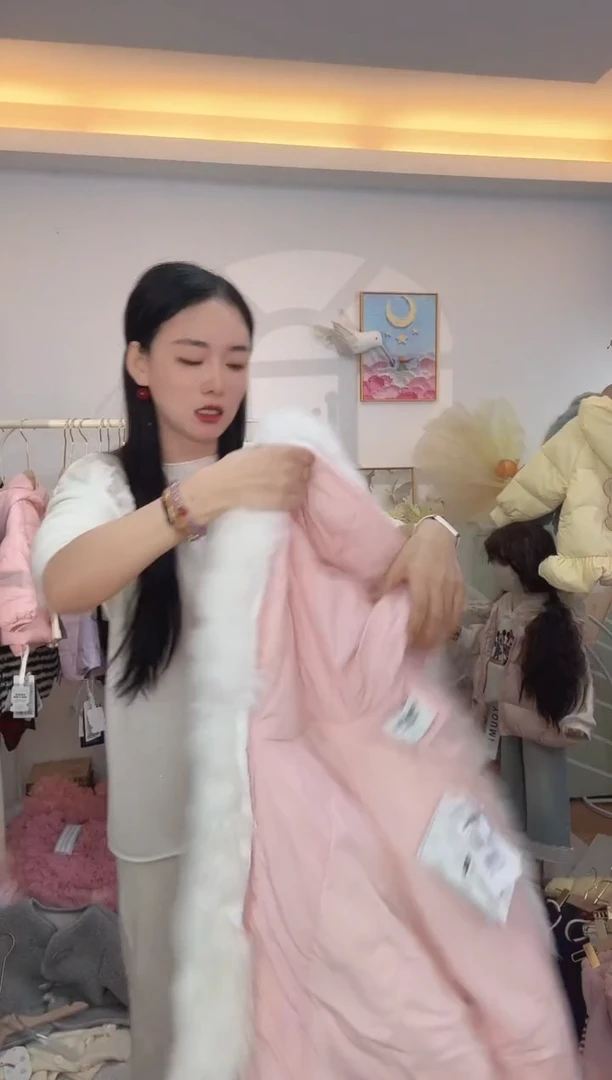 粉色狐狸毛羽绒----150