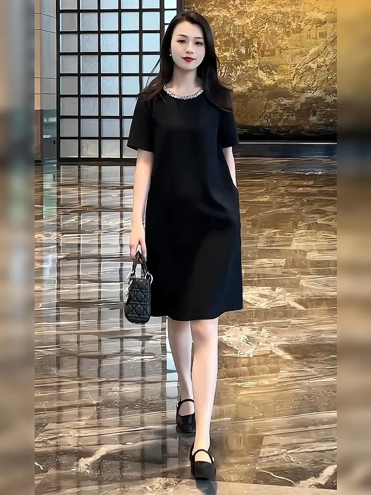 宽松设计感钉珠圆领休闲百搭遮肚显瘦短袖连衣裙时尚气质小黑裙