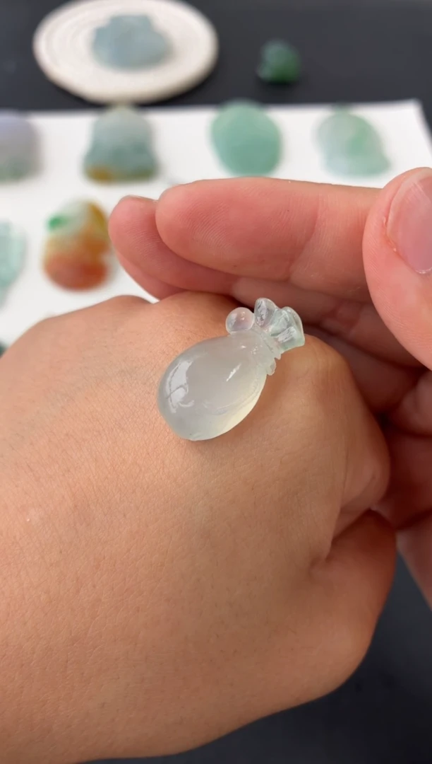 未镶嵌定制翡翠翡翠