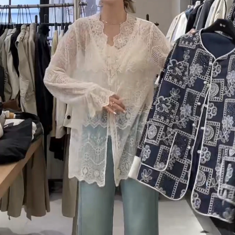 2025春夏新款设计感百搭气质镂空蕾丝衫LK2501642