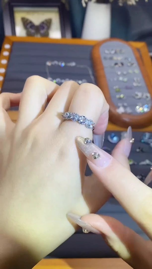 【闪购商品】水晶手链银S925镶嵌A83