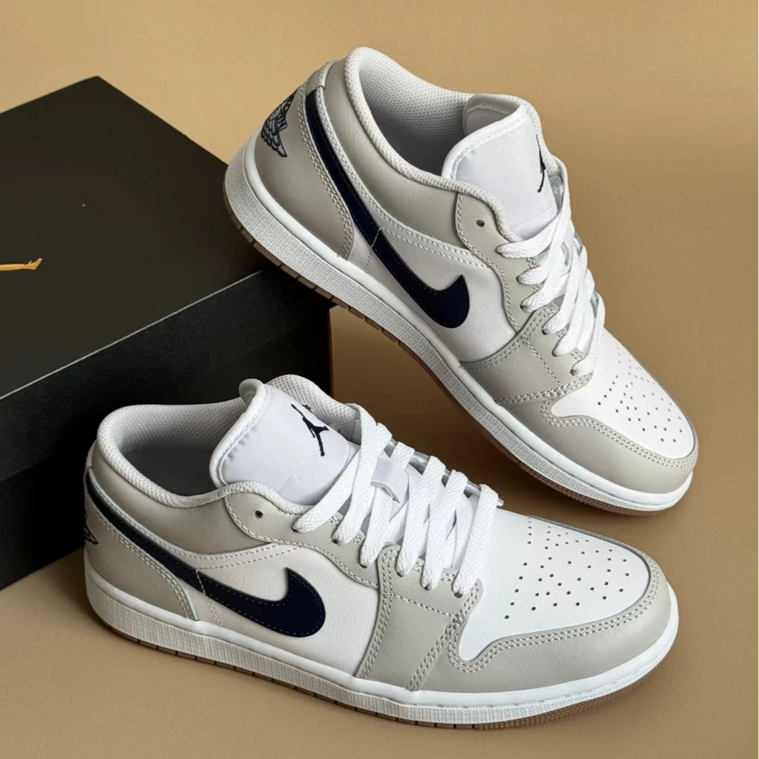 Air Jordan 1 男款白蓝色低帮复古百搭休闲运动篮球板鞋官方正品