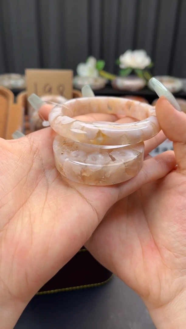 未镶嵌手镯石英质玉赠送镯心（56圈口）