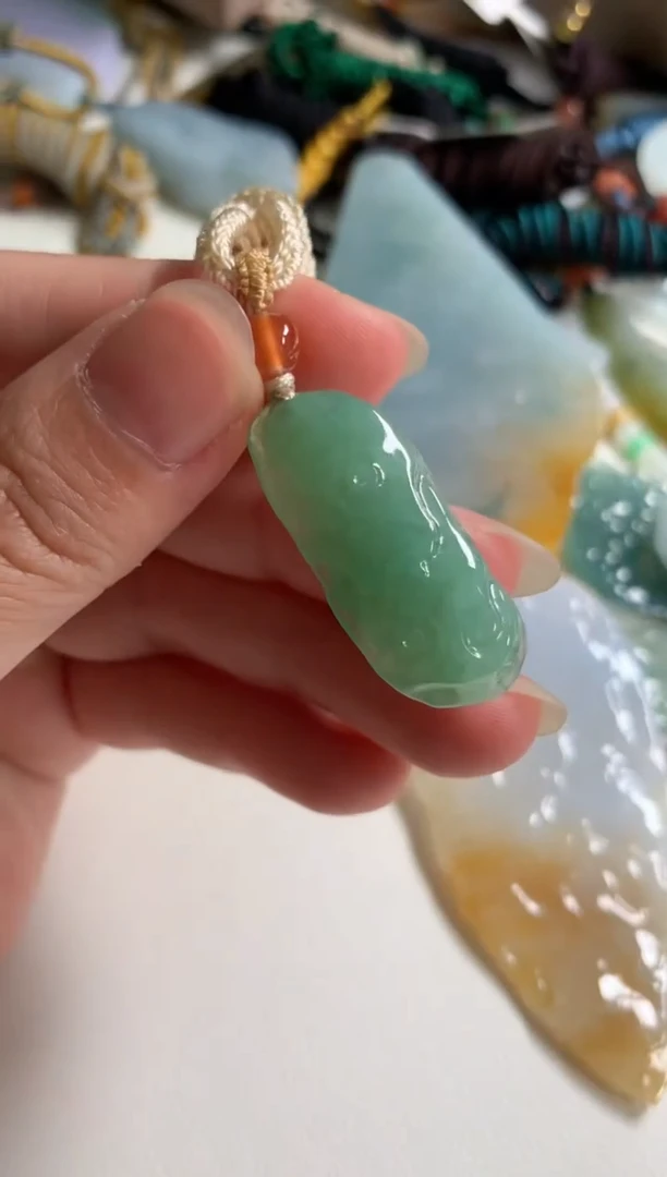 【闪购商品】翡翠颈饰未镶嵌吊坠