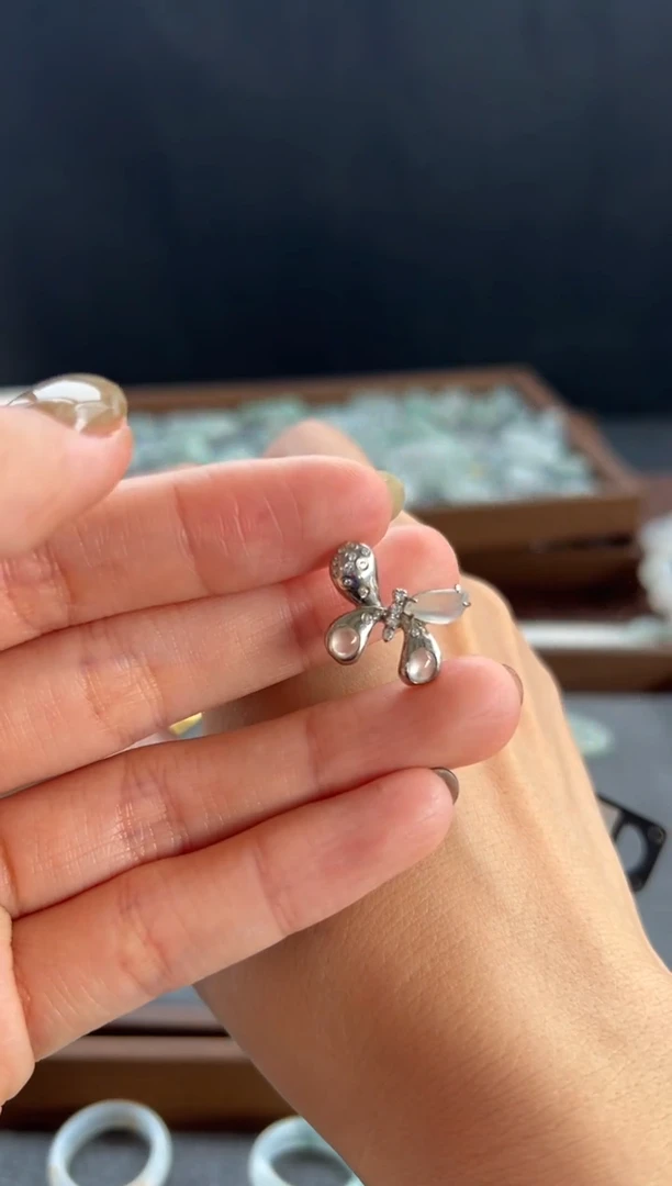 【闪购商品】翡翠吊坠(不含链)未镶嵌606买断