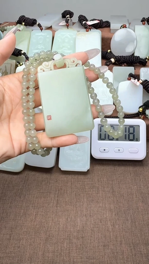 颈饰未镶嵌和田玉1
