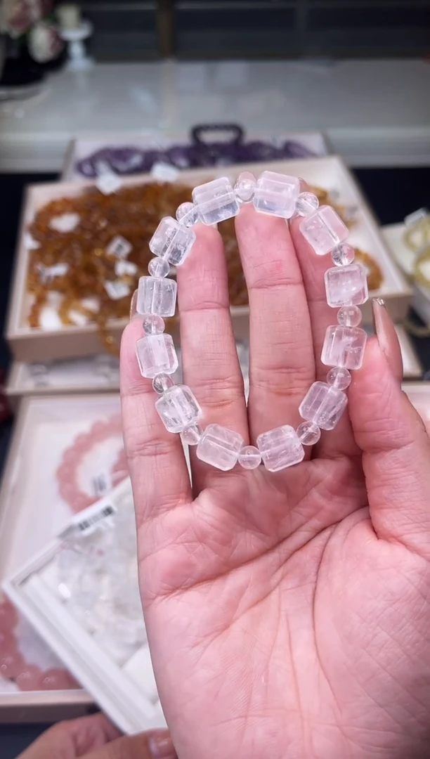 【闪购商品】水晶/未镶嵌白兔毛桶珠手串