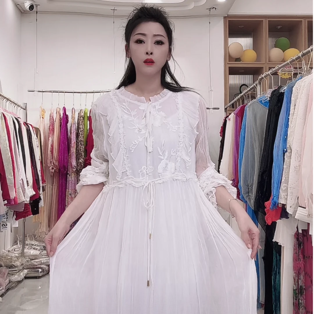2025年春季新款木耳边拼接重磅绣花真丝连衣裙女白色桑蚕丝长裙子