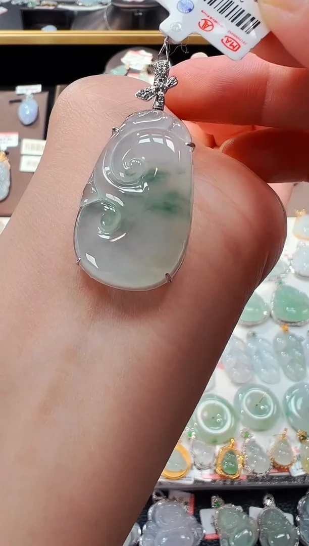 【闪购商品】翡翠颈饰18K金镶嵌如意吊坠989