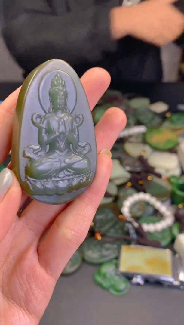 颈饰未镶嵌和田玉1