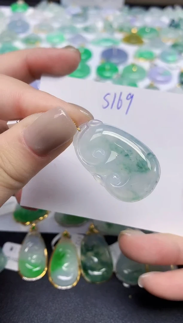 颈饰18K金镶嵌翡翠天然缅甸翡翠A货翡翠百元以上9元证书费自理