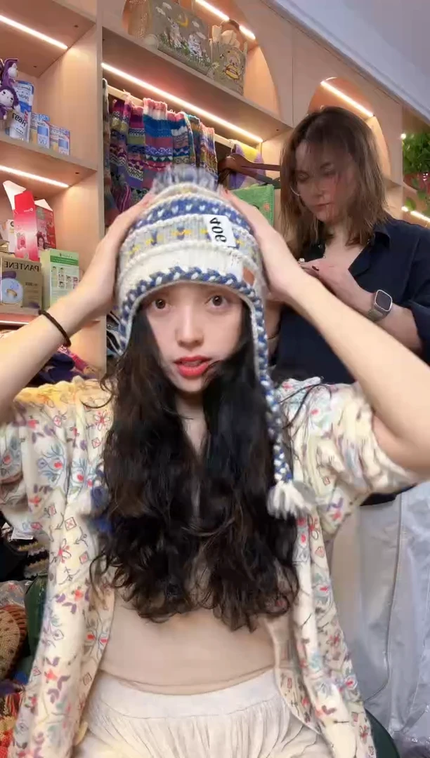 山羊毛美利奴白羊买蓝白
