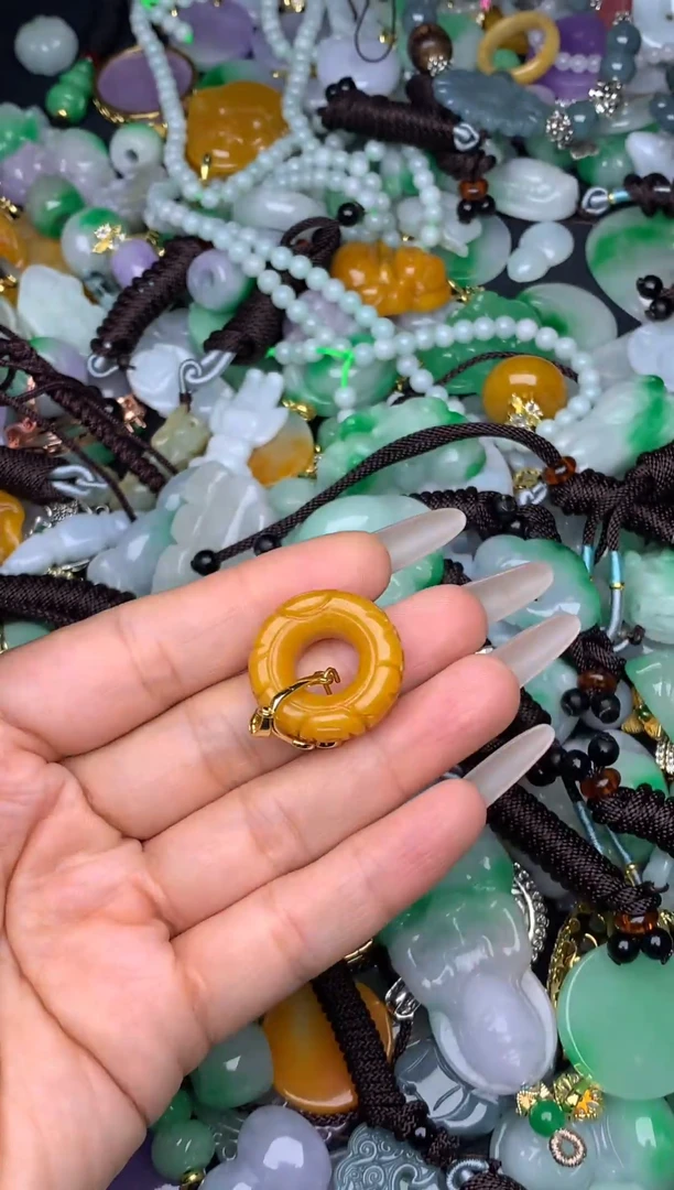 翡翠未镶嵌颈饰天然缅甸翡翠吊坠
