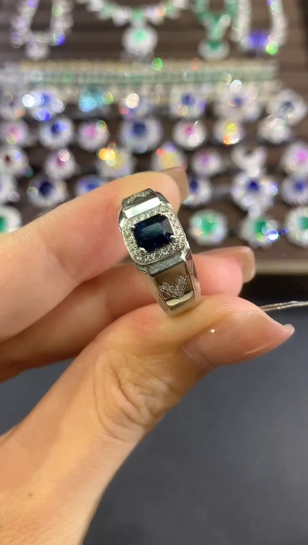 戒指蓝宝石18K金镶嵌a178