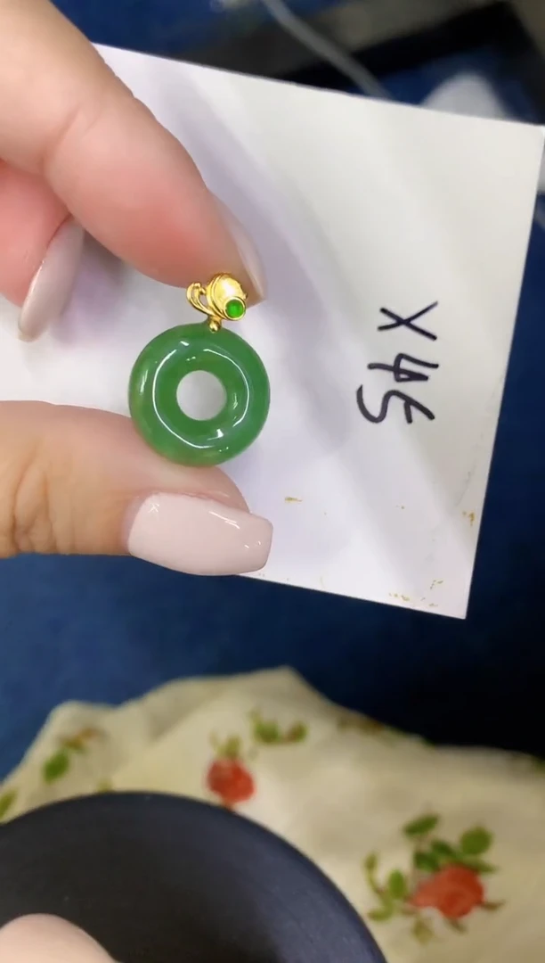颈饰未镶嵌翡翠缅甸天然翡翠A货