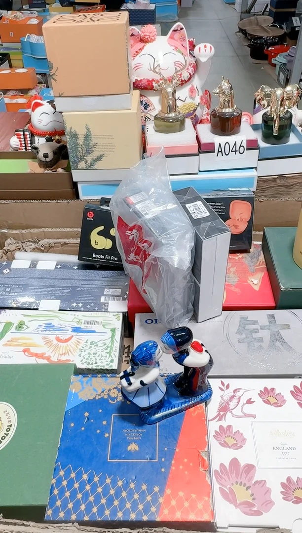 【闪购商品】瓷片111111111111111拿玫瑰