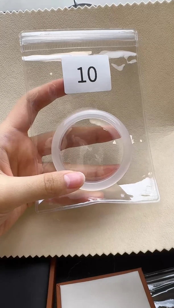 【闪购商品】玛瑙/玉髓手镯合金180