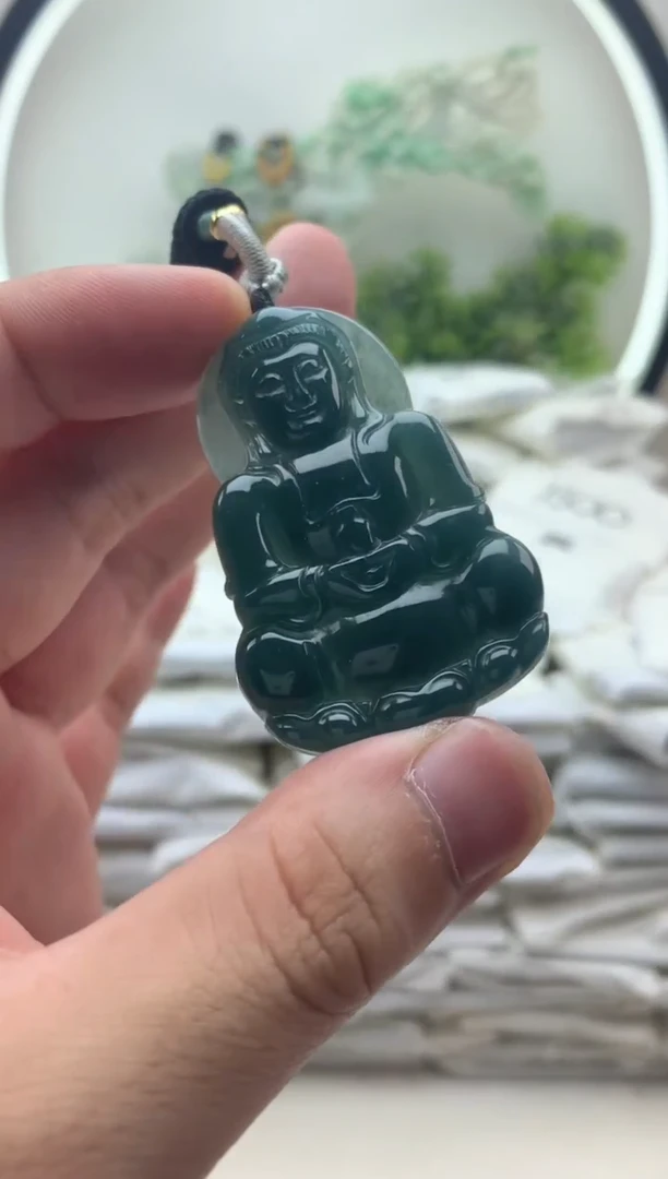 颈饰未镶嵌翡翠观音