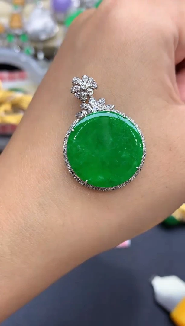 颈饰18K金镶嵌翡翠424-中国好珍宝