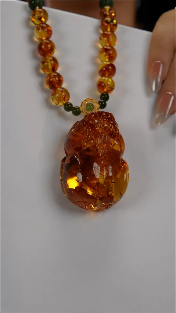 琥珀（花珀）颈饰未镶嵌俄罗斯天然琥珀花珀貔貅设计款吊坠项链