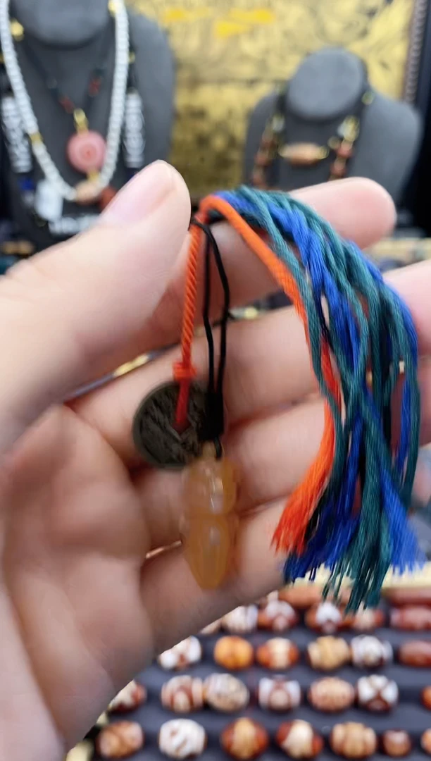 【闪购商品】玛瑙/玉髓颈饰未镶嵌高品带砂杵杵挂件