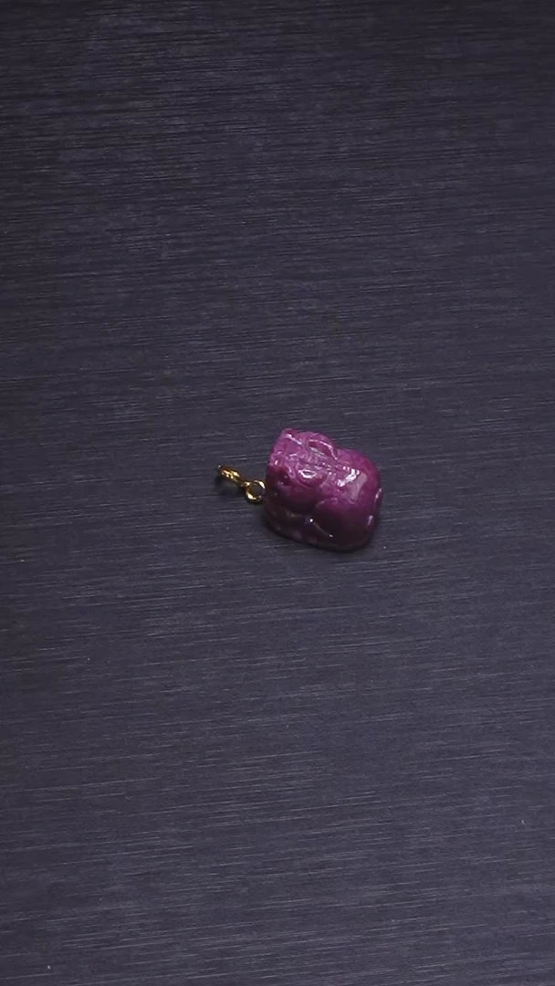 未镶嵌红宝石貔貅吊坠红宝石多样性发其一