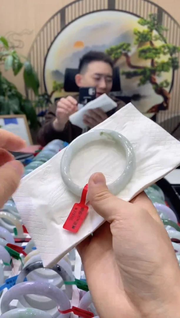 【闪购商品】翡翠手镯未镶嵌0000014004