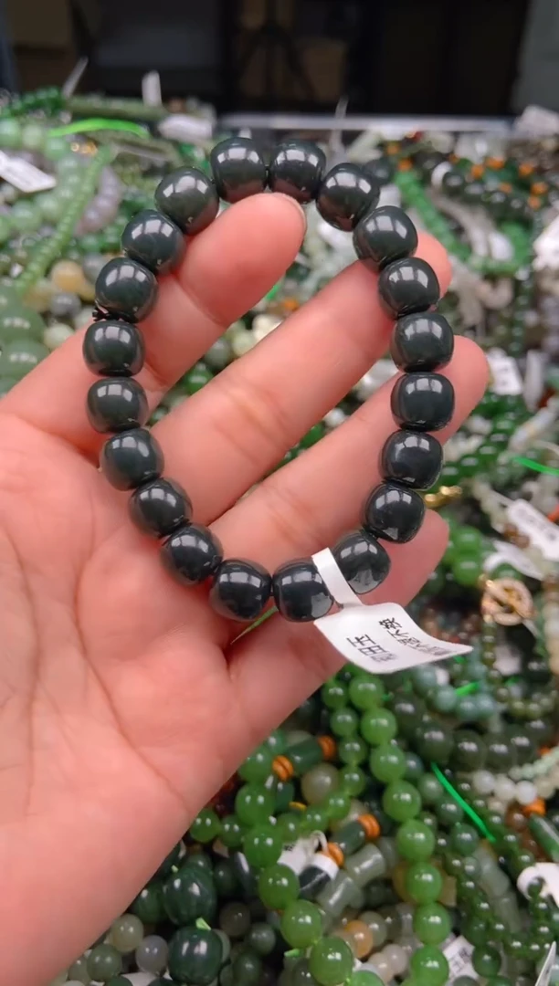 和田玉未镶嵌颈饰1