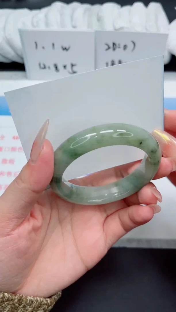 【闪购商品】石英质玉手镯合金68-55.8