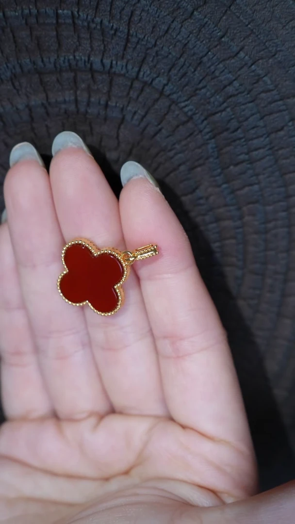 18K金镶嵌吊坠(不含链)玛瑙/玉髓18k金红玛瑙四叶草耳钉约20mm