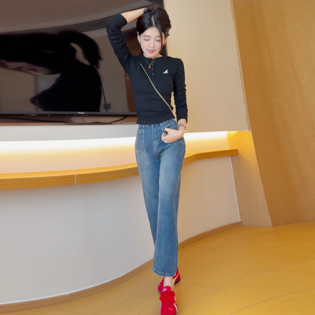 长袖T恤女春秋新款2025修身显瘦刺绣上衣打底衫+窄版牛仔阔腿裤