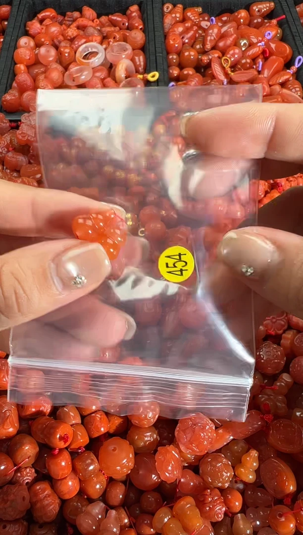 【闪购商品】南红玛瑙颈饰未镶嵌1