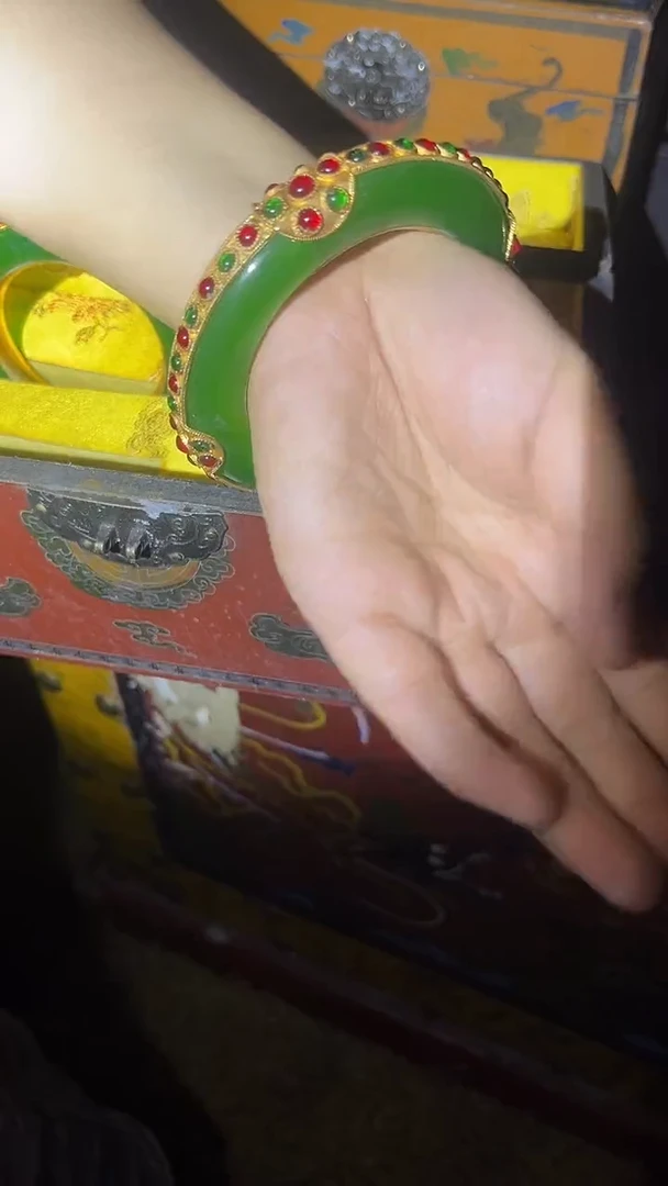 满绿带镶嵌宝宝...