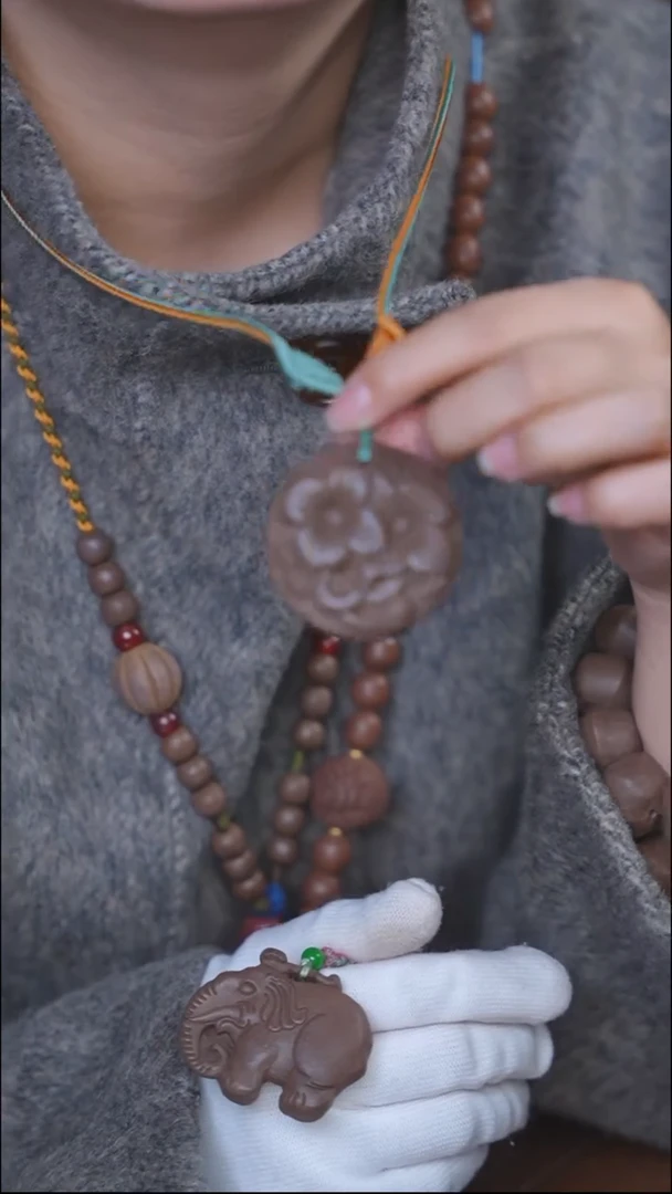 【闪购商品】泥塑次第花开双生花脖挂款