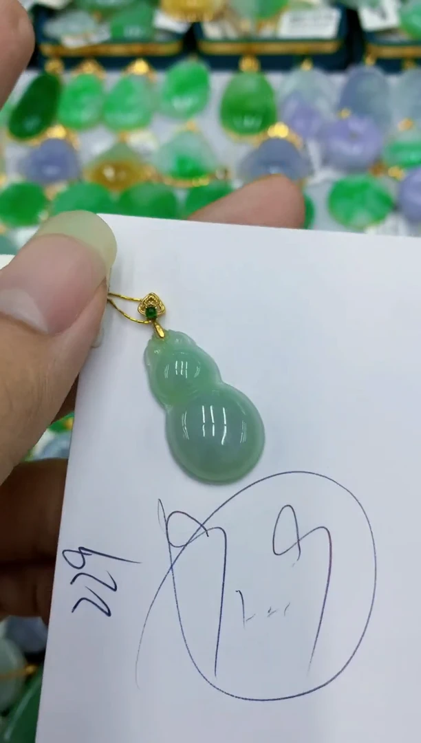 翡翠未镶嵌颈饰11111111111